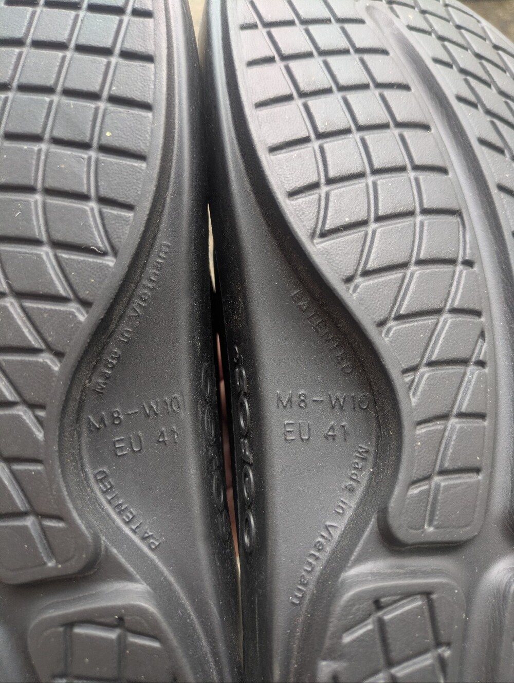 OOFOS Ooahh Black Slide Sandals - Picture 4 of 4